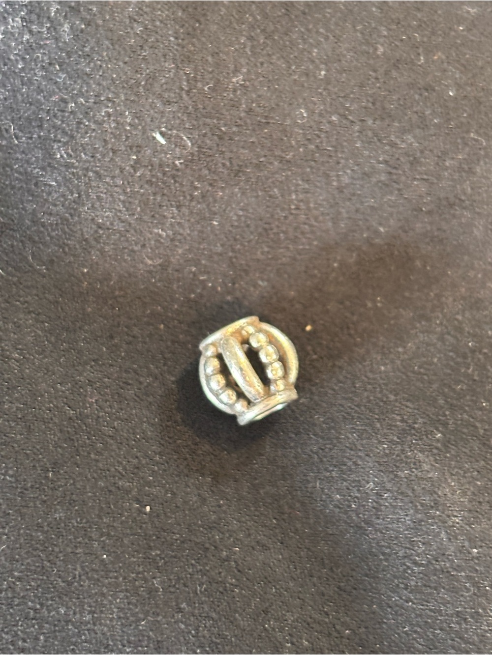 Trollbeads Royal bead with a crown-inspired, textured design